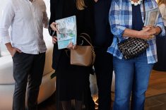 Rogério Lemos, da Masotti, com Sílvia e Clair Milani, da Perfacto e a diretora da Casacor Paraná, Marina Nessi
