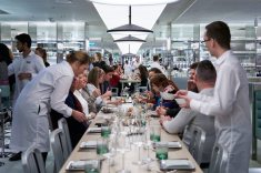 Os passageiros encontram mais de 20 restaurantes e bares, todos incluídos na tarifa, cada um com identidade própria